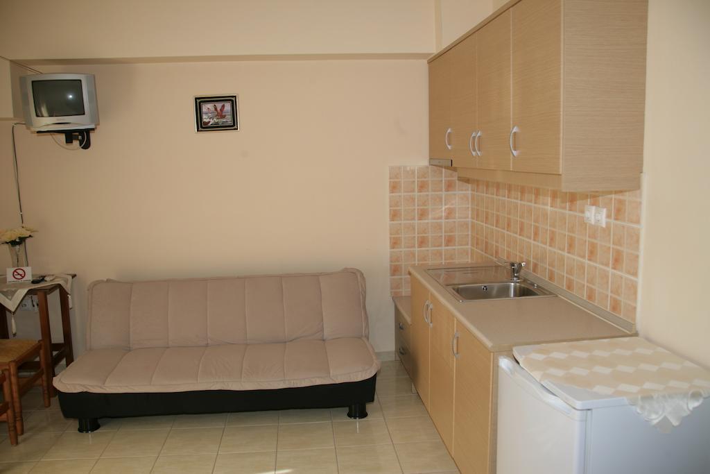 Elanthi Hostel แคซโทเรีย ภายนอก รูปภาพ