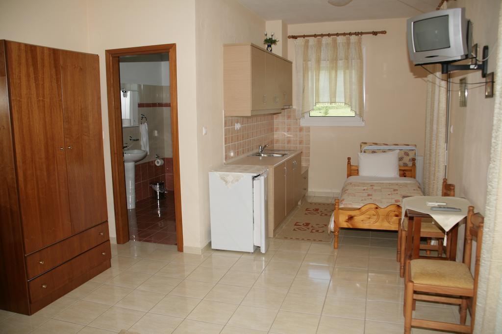 Elanthi Hostel แคซโทเรีย ห้อง รูปภาพ