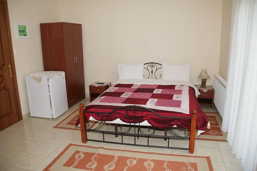 Elanthi Hostel แคซโทเรีย ภายนอก รูปภาพ